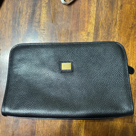 burberrys Handbags - Burberrys black clutch